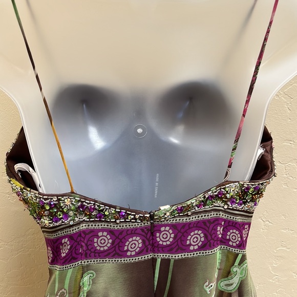 Beautiful Jeweled Riva Designs Formal Gown Special Occasion Bridal - Picture 8 of 15